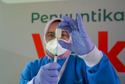 podiumnews.com-Pemerintah Prioritaskan Vaksin COVID-19 Produksi Dalam Negeri 